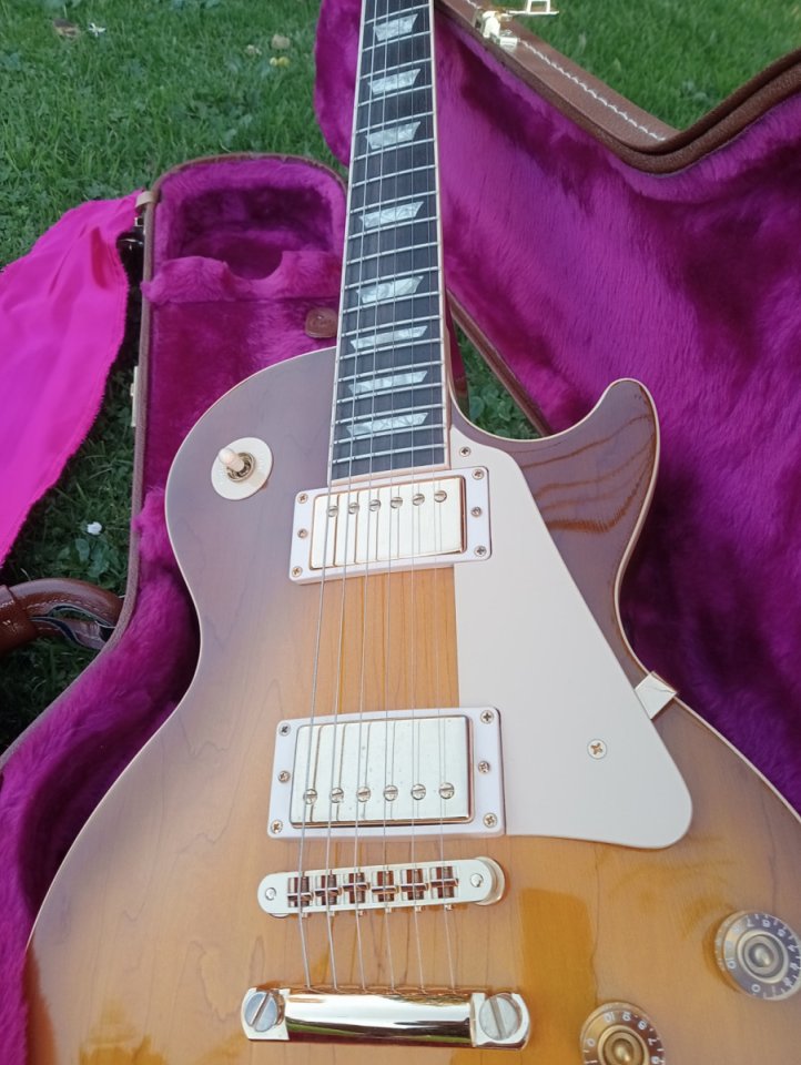 Gibson Les Paul Standard 98´s "Good Wood era" por Fender C.S. Tele o Strat 60´s.