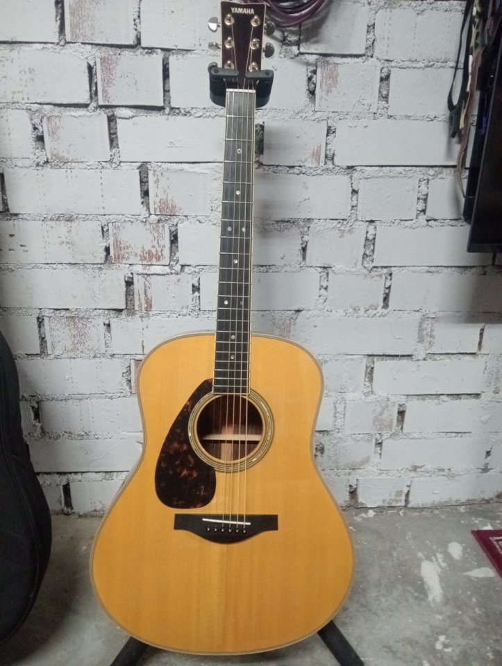 Acustica Yamaha LL16L (zurda)