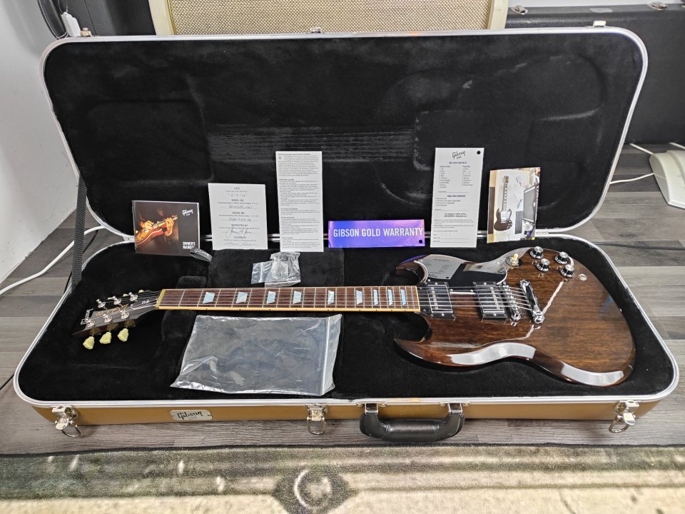 Guitarra Gibson SG Standard 2015 USA de segunda mano · Foto 1 de 8 · A Coruña · 1300 €