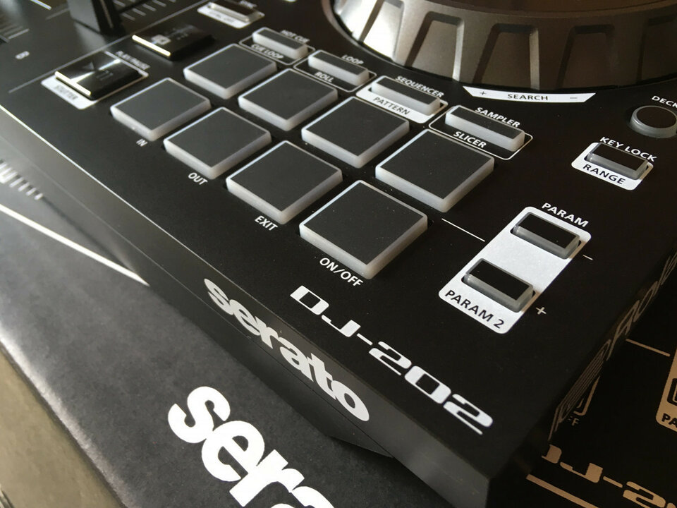 Roland DJ-202