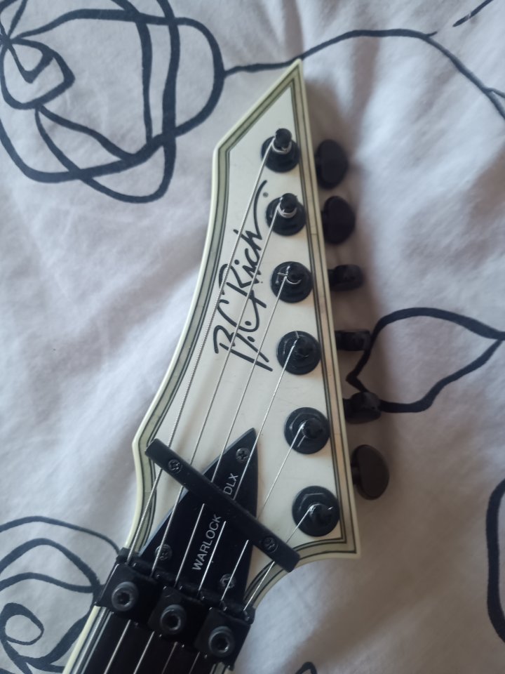 BC Rich Warlock NJ Deluxe de segunda mano · Foto 4 de 9 · Tarragona · 1200 €