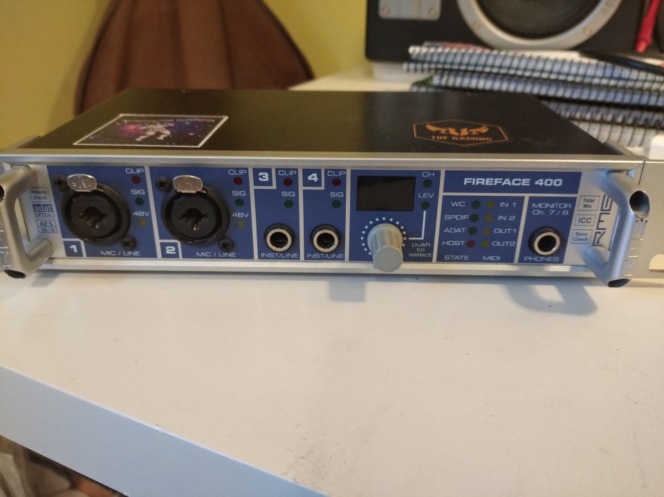 Interfaz de audio FireFace 400 de segunda mano · Foto 1 de 2 · Madrid · 500 €