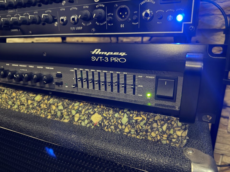 Ampeg SVT-3 PRO Amplificador Bajo de segunda mano · Foto 4 de 5 · Madrid · 600 €
