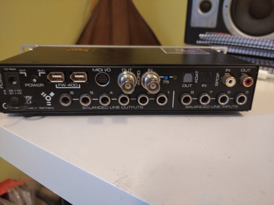 Interfaz de audio FireFace 400 de segunda mano · Foto 2 de 2 · Madrid · 500 €