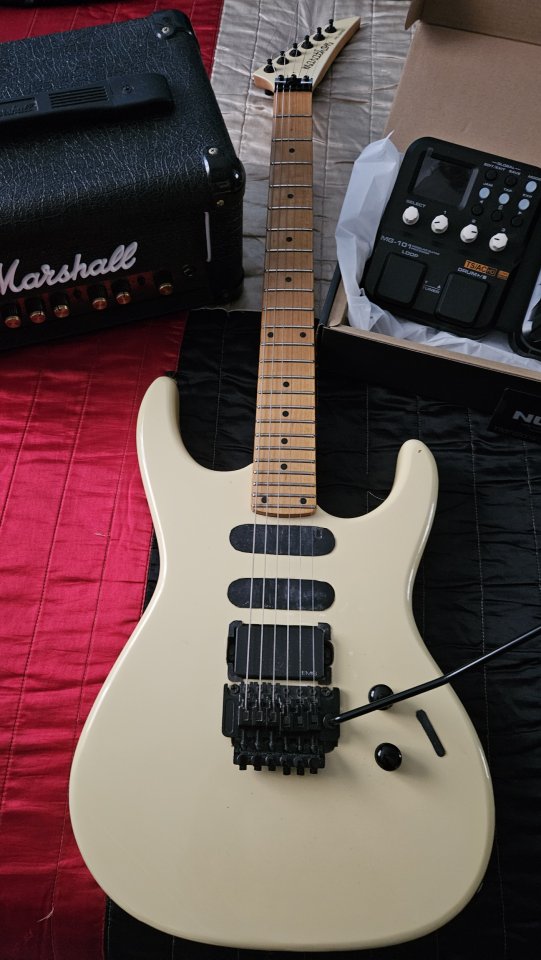 Pack Superstrato EMG-81 + Marshall DSL1HR + Multiefectos Nux mg-101