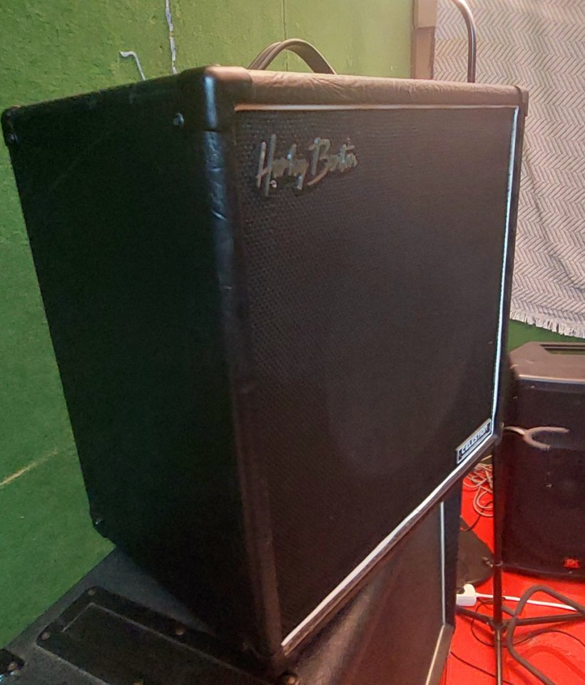 Harley Benton 1x2 V30