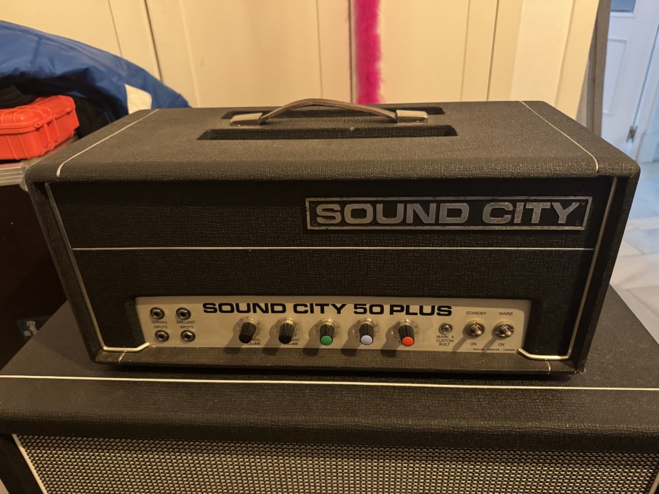 Sound city 50 plus más 2x12 fane