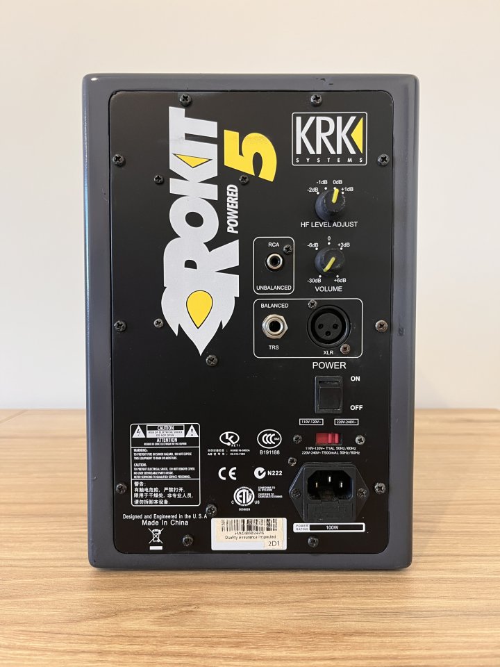 Vendo Monitores KRK Powered 5 reacondicionados y personalizados. de segunda mano · Foto 3 de 7 · Lugo · 350 €