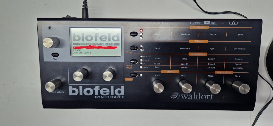 Waldorf Blofeld desktop black (precio con envio)