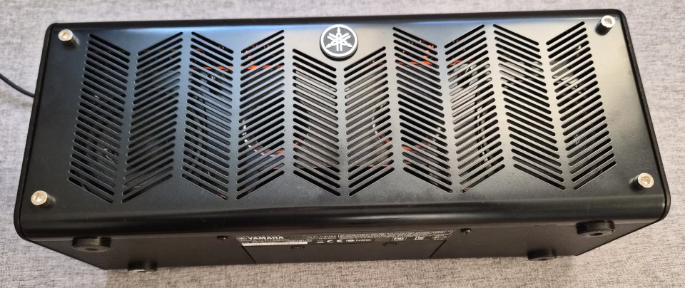 Yamaha THR10C de segunda mano · Foto 3 de 5 · Madrid · 200 €