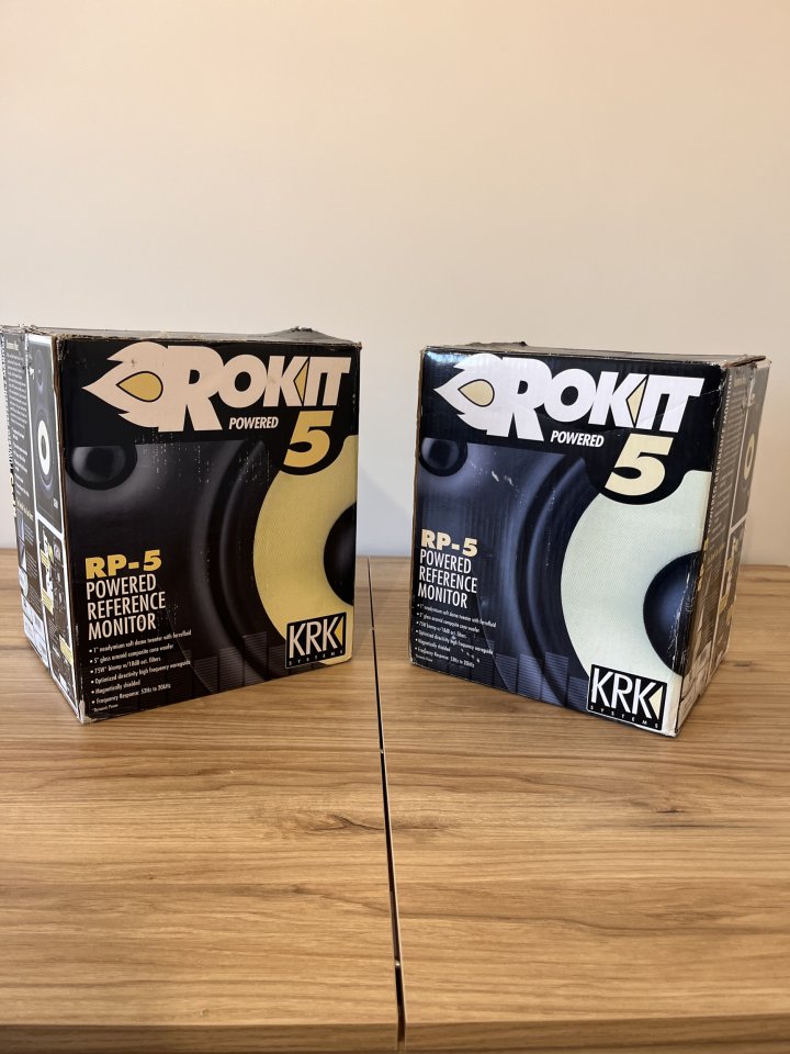 Vendo Monitores KRK Powered 5 reacondicionados y personalizados. de segunda mano · Foto 7 de 7 · Lugo · 350 €