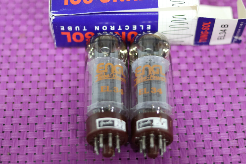 Mercadillo variado válvulas (potencia, previo - EL34 - 12ax7 - 5881)