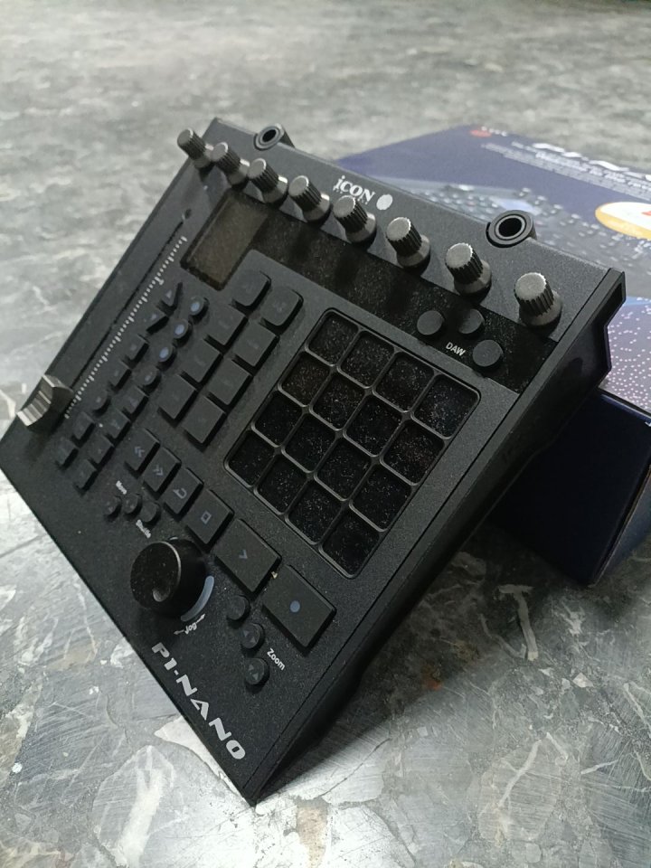 Icon P1 Nano Controlador Midi