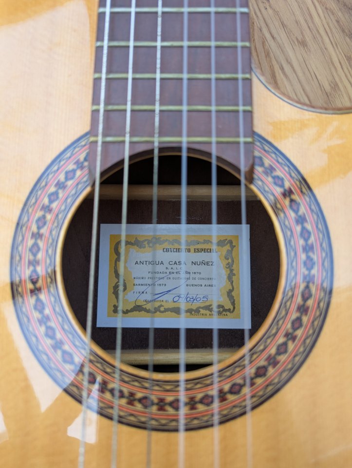 Antigua casa Núñez concierto especial cutaway preamp case