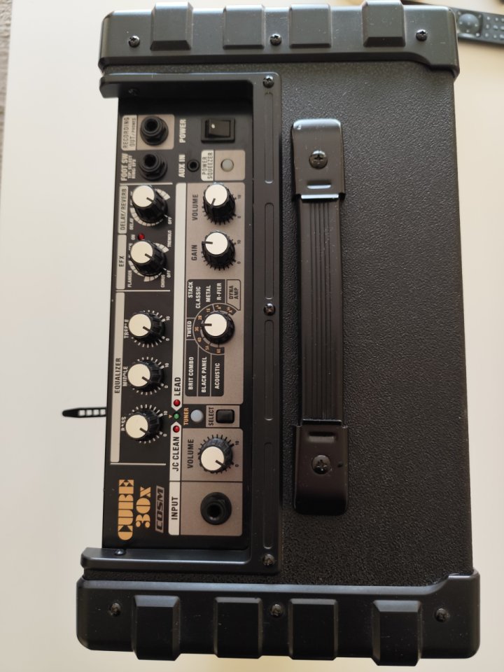 Roland Cube 30X Cosm de segunda mano · Foto 2 de 5 · Madrid · 130 €