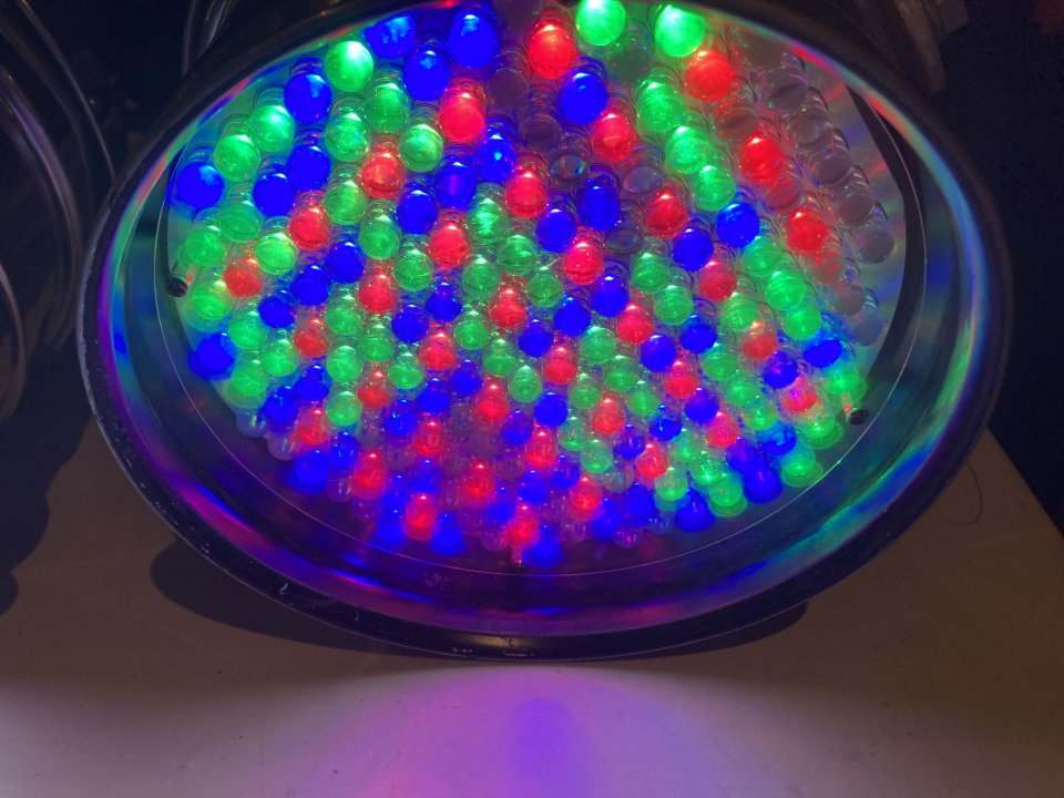 Pareja de FOCOS LED PAR 64.