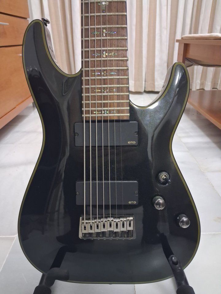 Schecter Diamond Series 8 cuerdas