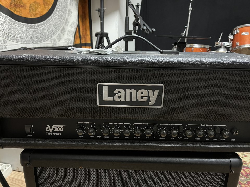 Laney LV300H de segunda mano · Foto 1 de 3 · Granada · 300 €