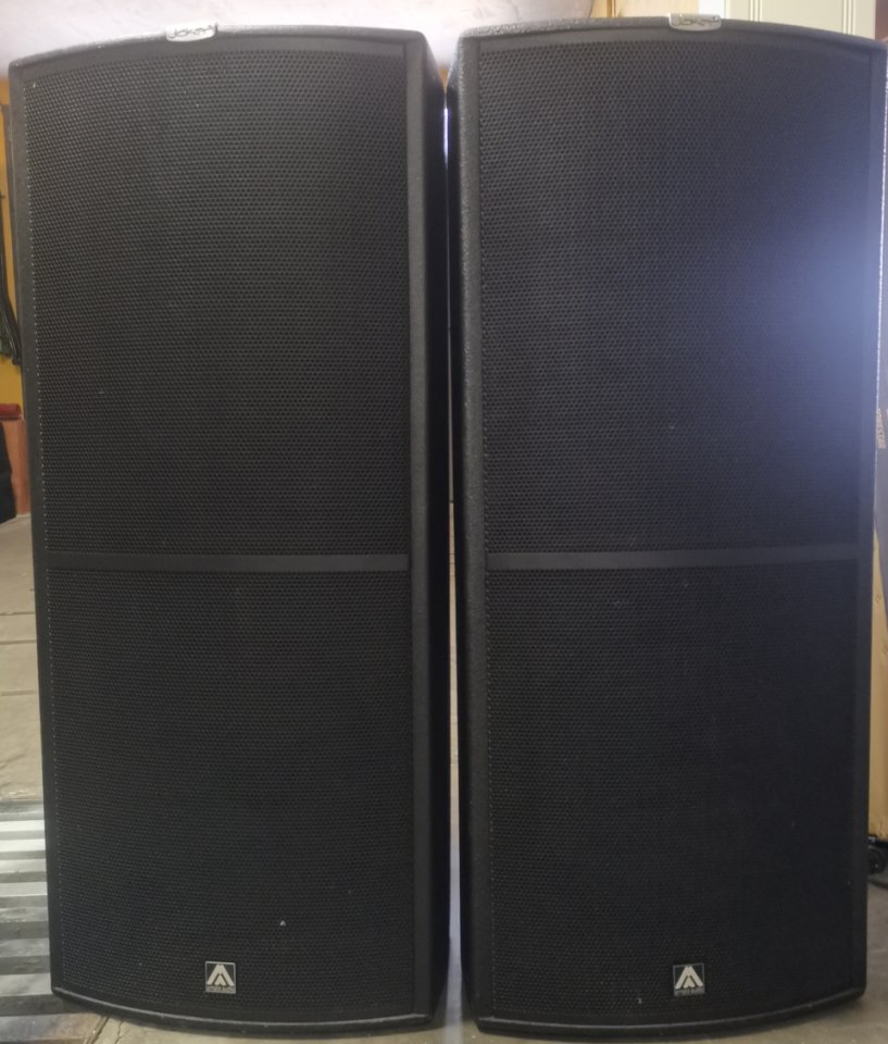 Altavoces autoamplificados 3.000w JK318A de segunda mano · Foto 1 de 5 · Toledo · 2100 €