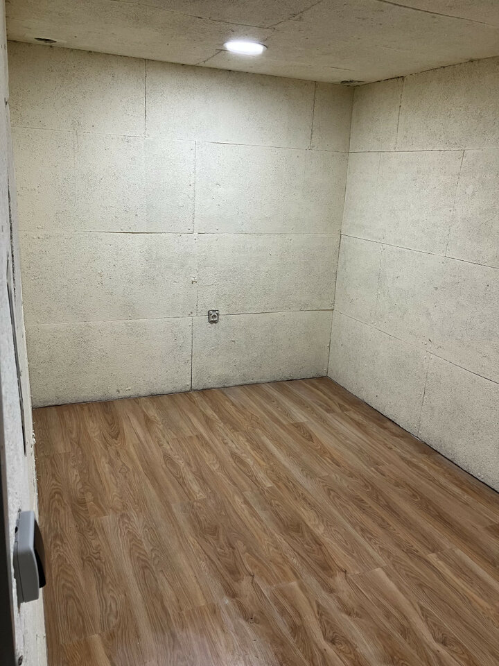 Se busca banda o musico para local de ensayo en Barcelona