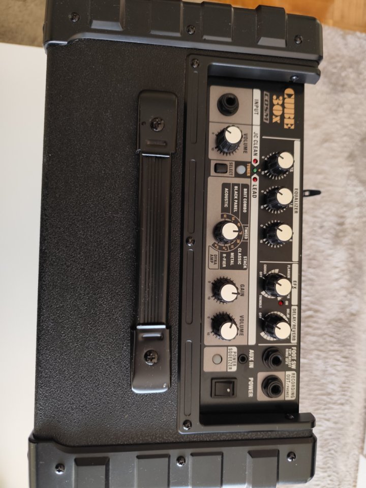 Roland Cube 30X Cosm de segunda mano · Foto 5 de 5 · Madrid · 130 €