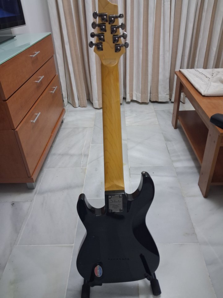 Schecter Diamond Series 8 cuerdas