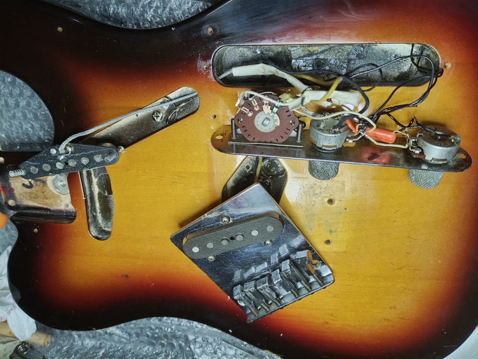 CUERPO completo Fender Telecaster fullerton (era Dan Smith).80s de segunda mano · Foto 7 de 9 · Barcelona · 600 €