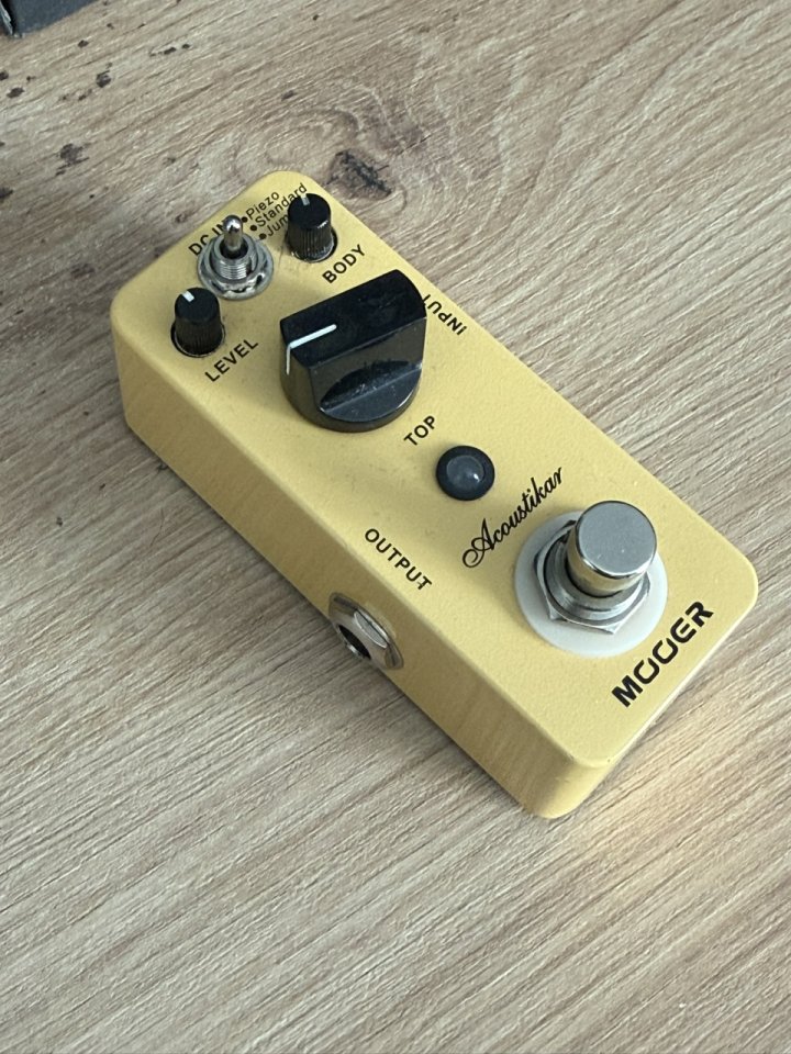 Mooer Acoustikar - Simulador de acústica de segunda mano · Foto 1 de 3 · Navarra · 35 €
