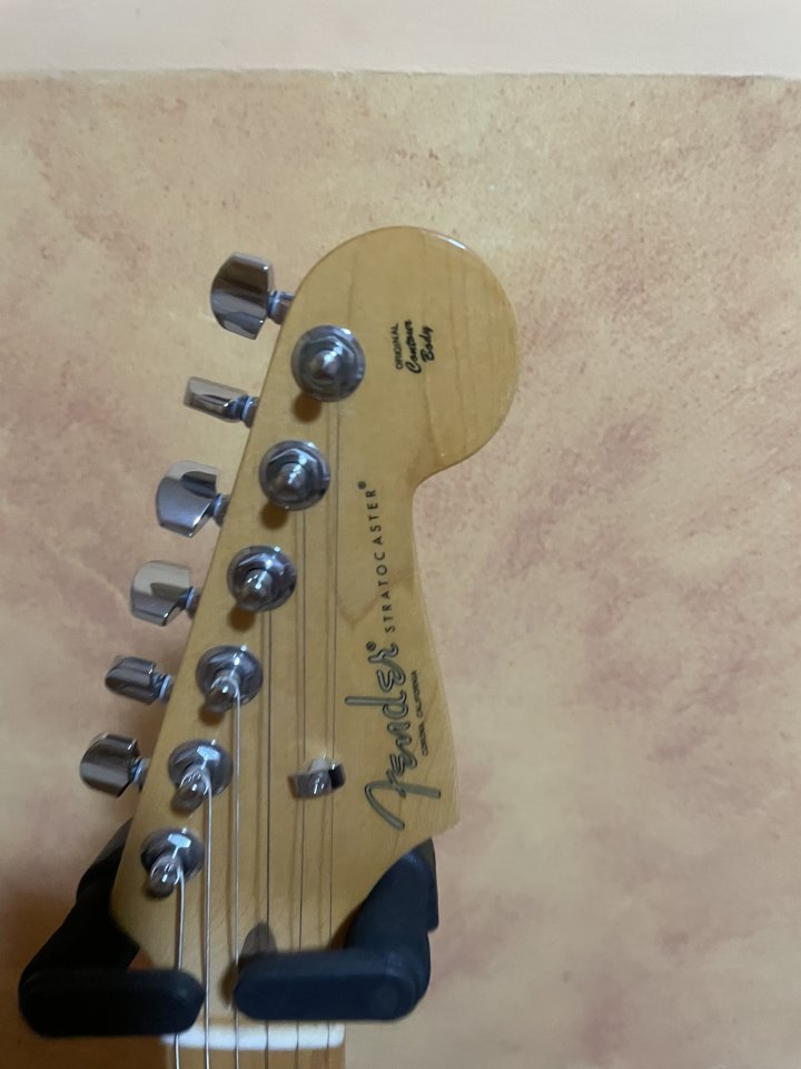 Fender American Professional II Stratocaster (Olympic White) IMPECABLE de segunda mano · Foto 3 de 6 · Sevilla · 1650 €