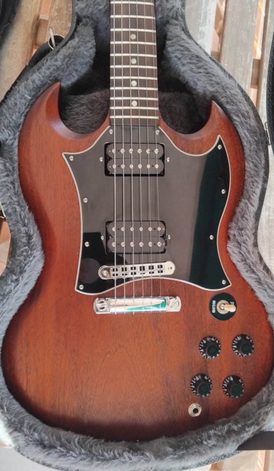 Gibson SG Faded 2007 de segunda mano · Foto 1 de 9 · Barcelona · 800 €