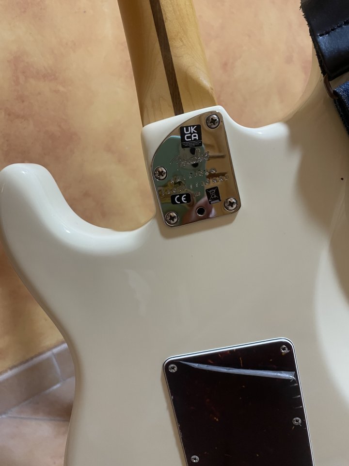 Fender American Professional II Stratocaster (Olympic White) IMPECABLE de segunda mano · Foto 5 de 6 · Sevilla · 1650 €