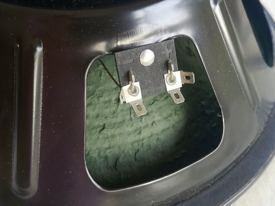 Cono Eminence Cannabis Rex de 8 ohms de segunda mano · Foto 3 de 4 · Madrid · 100 €