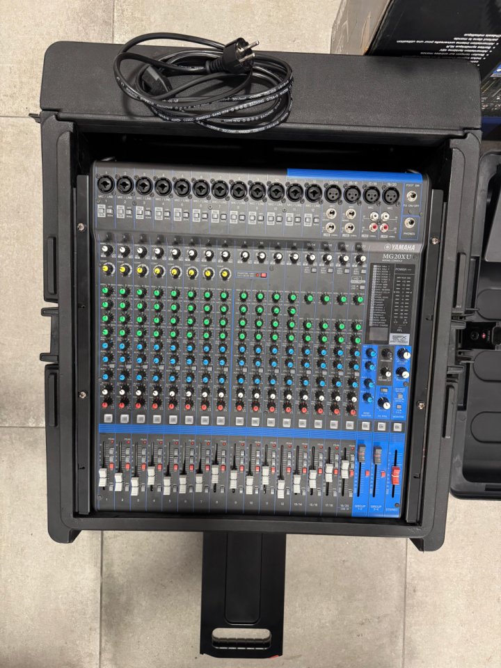 Mesa Yamaha MG 20xu+Skb