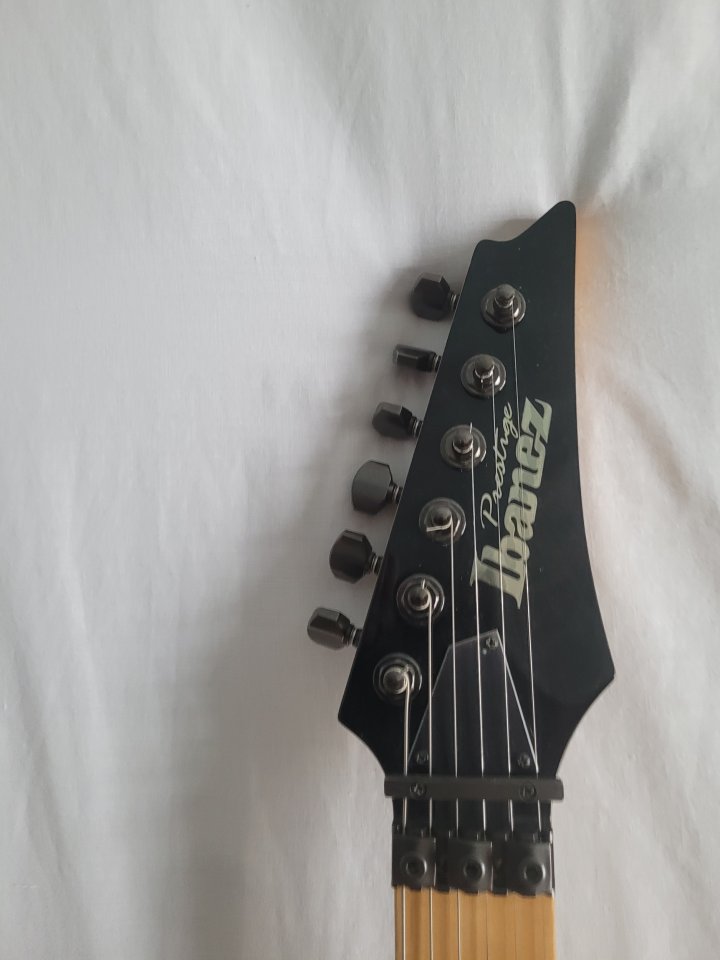 Ibanez RG 1550 PRESTIGE de segunda mano · Foto 4 de 5 · Barcelona · 900 €