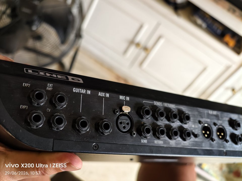 Line 6 Helix Floor, de segunda mano · Foto 9 de 10 · Sevilla · 820 €
