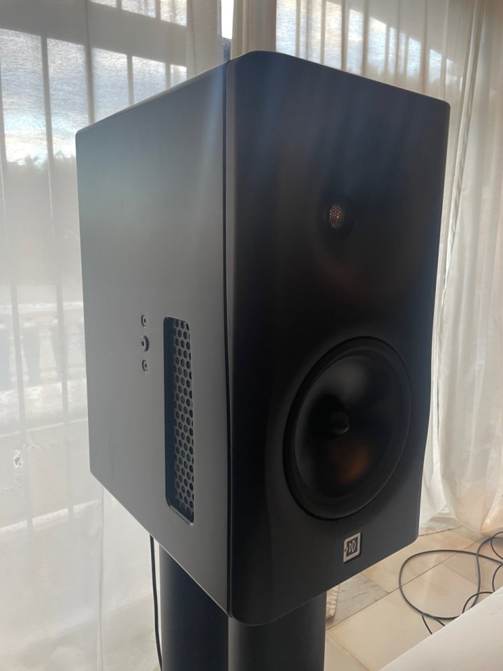 Dutch & Dutch 8c Studio Nuevos