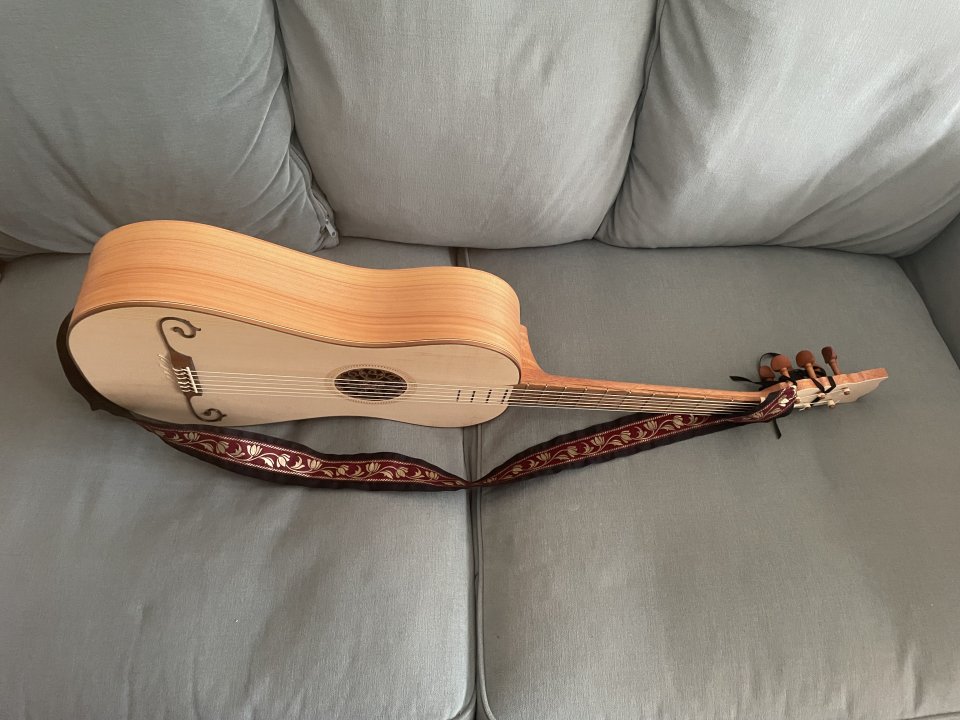 Guitarra barroca de seis cuerdas