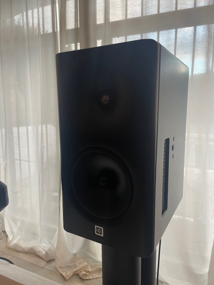 Dutch & Dutch 8c Studio Nuevos