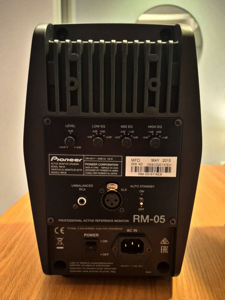 Monitores Pioneer DJ RM–05