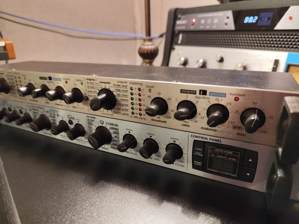 2 módulos: multiefectos y modulo compresor TC Electronic M350 y C300 de segunda mano · Foto 1 de 3 · Pontevedra · 100 €