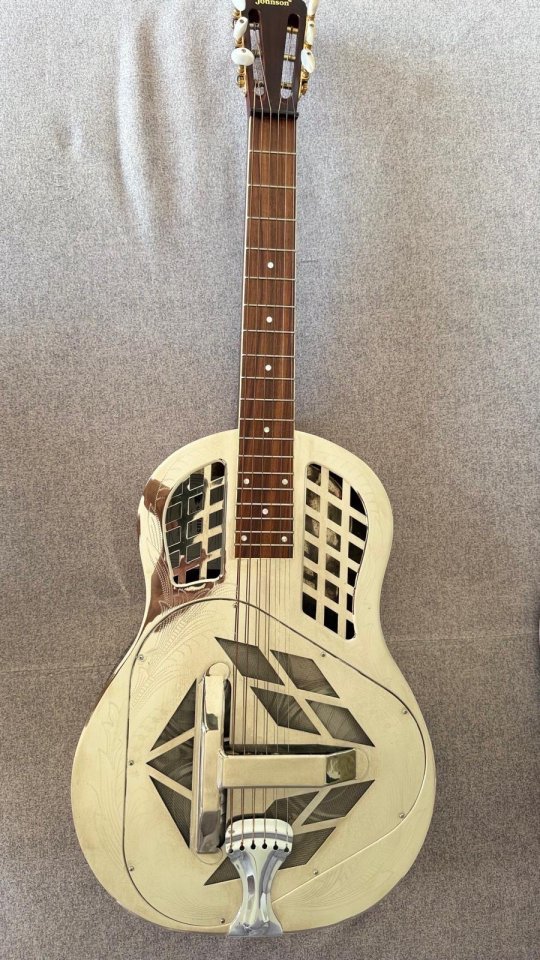 Johnson S999 Resonadora Tricónica de Cuello Cuadrado – Modelo Vintage AXL