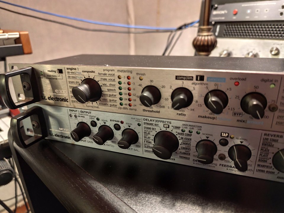 2 módulos: multiefectos y modulo compresor TC Electronic M350 y C300 de segunda mano · Foto 3 de 3 · Pontevedra · 100 €