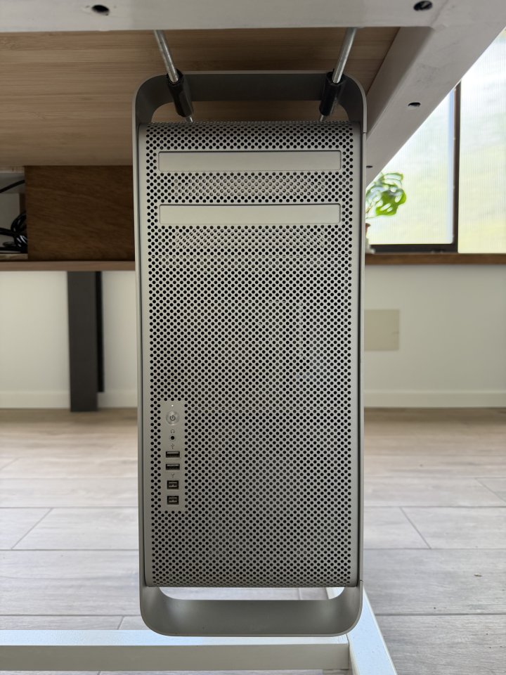 Apple Mac Pro 5,1 - 12 Core (2 x 3,46Ghz 6-Core) - 96GB RAM - 8GB GPU de segunda mano · Foto 1 de 10 · Granada · 500 €