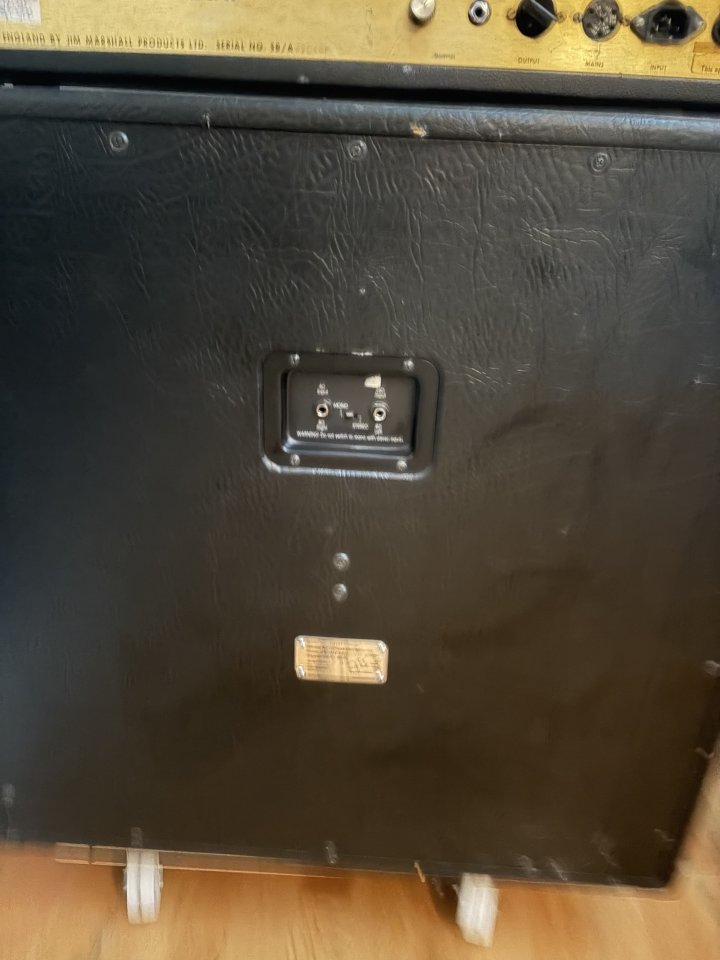 Pantalla 4x12 Celestion V30 de segunda mano · Foto 6 de 7 · Toledo · 300 €