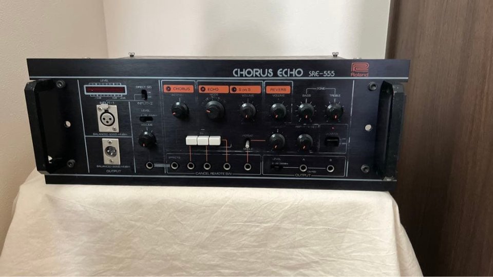 Roland Chorus-echo SRE555
