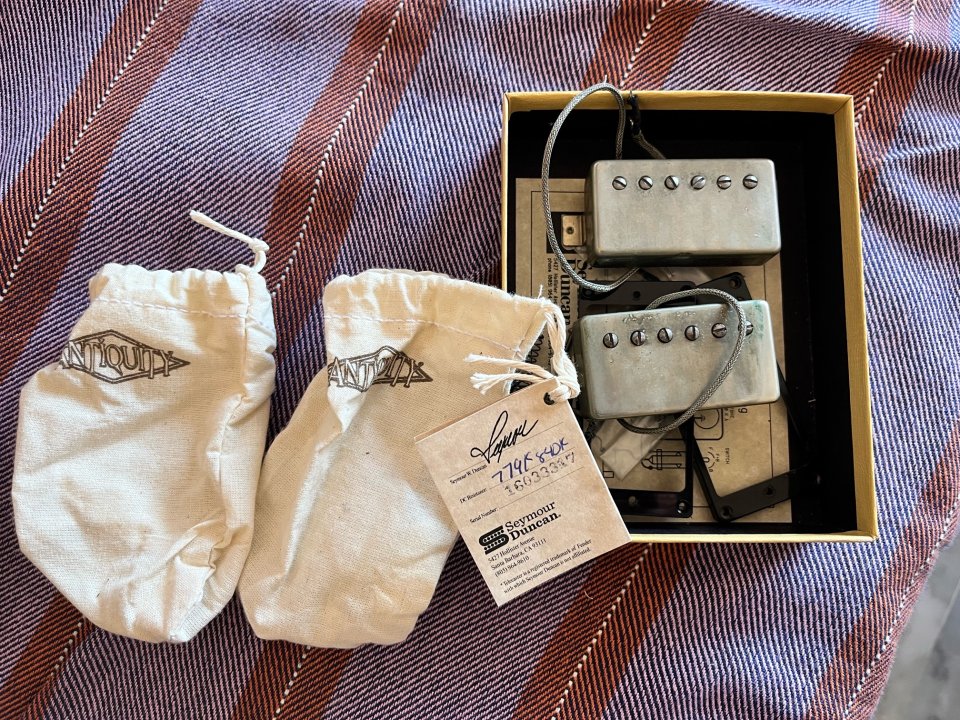 Seymour Duncan Antiquity Humbuckers