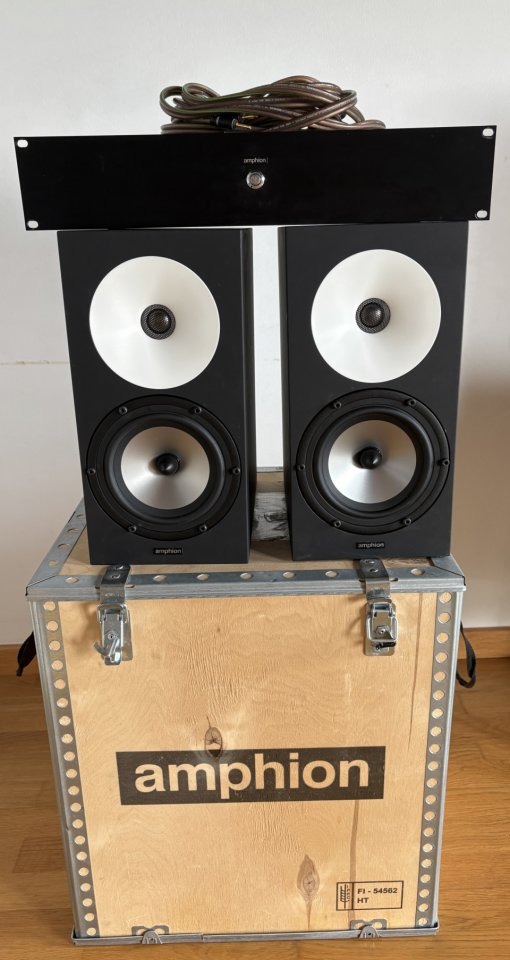 Amphion One18 (par) y AMP100
