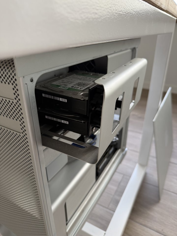 Apple Mac Pro 5,1 - 12 Core (2 x 3,46Ghz 6-Core) - 96GB RAM - 8GB GPU de segunda mano · Foto 5 de 10 · Granada · 500 €