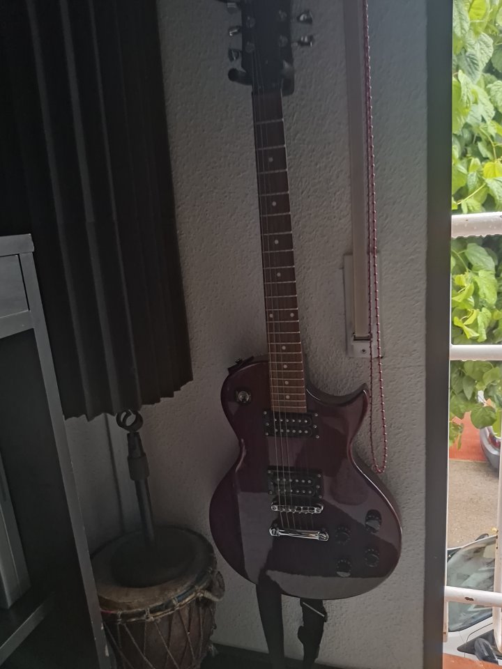 guitarras storm y rocktile de segunda mano · Foto 1 de 10 · Madrid · 89 €