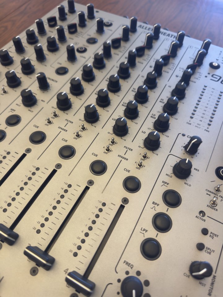 Allen&Heath XOne 96 de segunda mano · Foto 2 de 6 · Girona · 1400 €